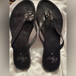 Black Sandals with Ribbed Soles